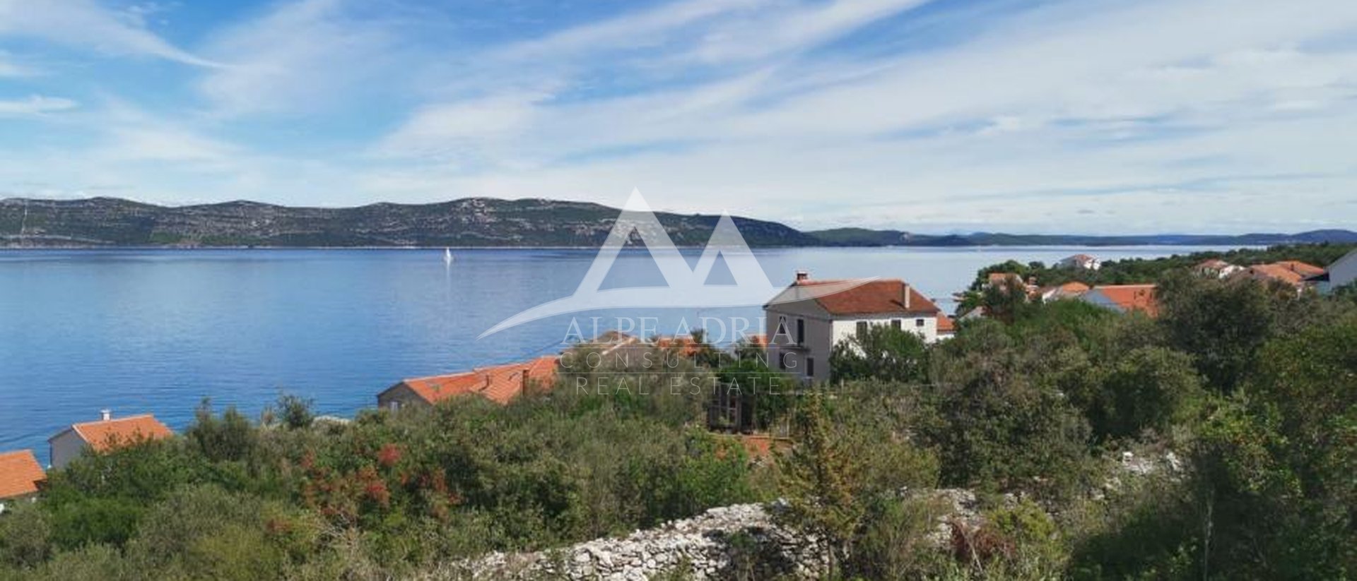 HITNO - HITNO - PRODAJA ILI KOMPENZACIJA ZA STAN - 947 M2 - 97000 €