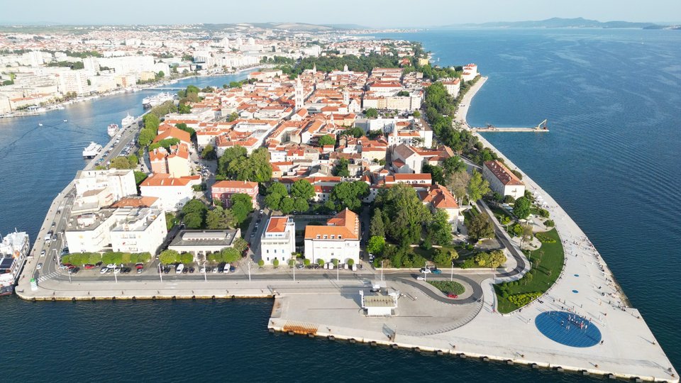Zadar, Bili Brig- poslovni prostor
