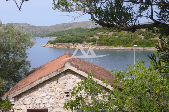 MALA RAVA - CHARMING STONE HOUSE FOR SALE IN THE FIRST ROW TO THE SEA