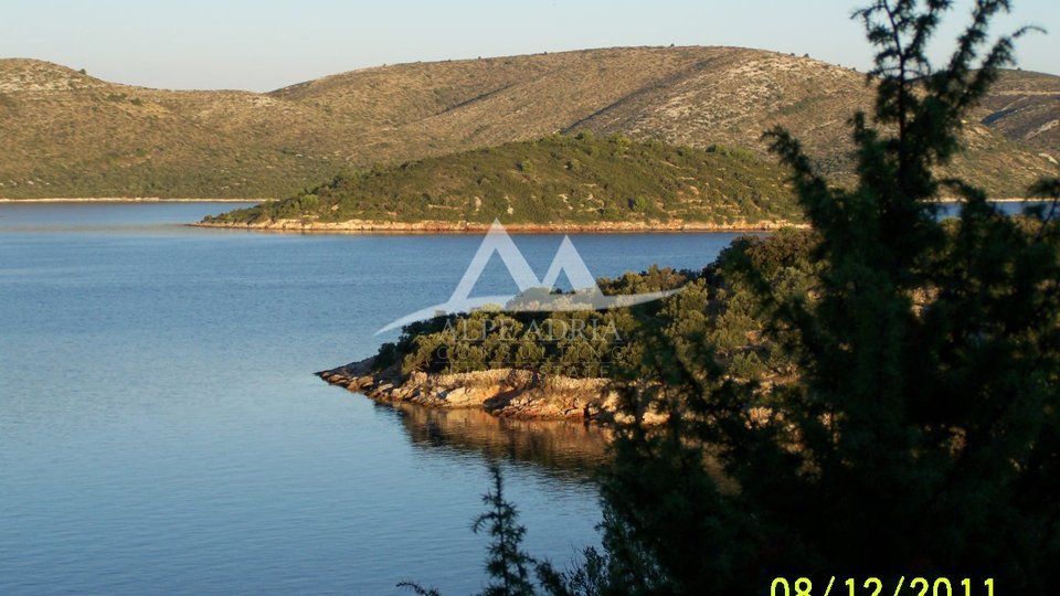 MALA RAVA - CHARMING STONE HOUSE FOR SALE IN THE FIRST ROW TO THE SEA