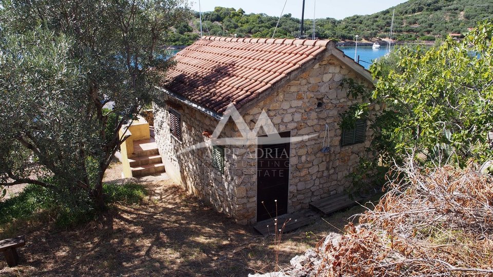 MALA RAVA - CHARMING STONE HOUSE FOR SALE IN THE FIRST ROW TO THE SEA