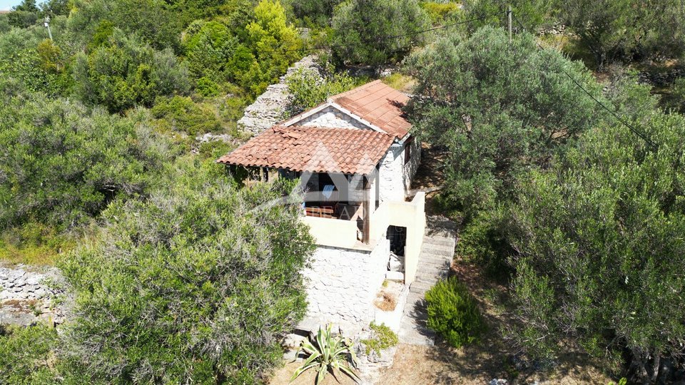 MALA RAVA - CHARMING STONE HOUSE FOR SALE IN THE FIRST ROW TO THE SEA