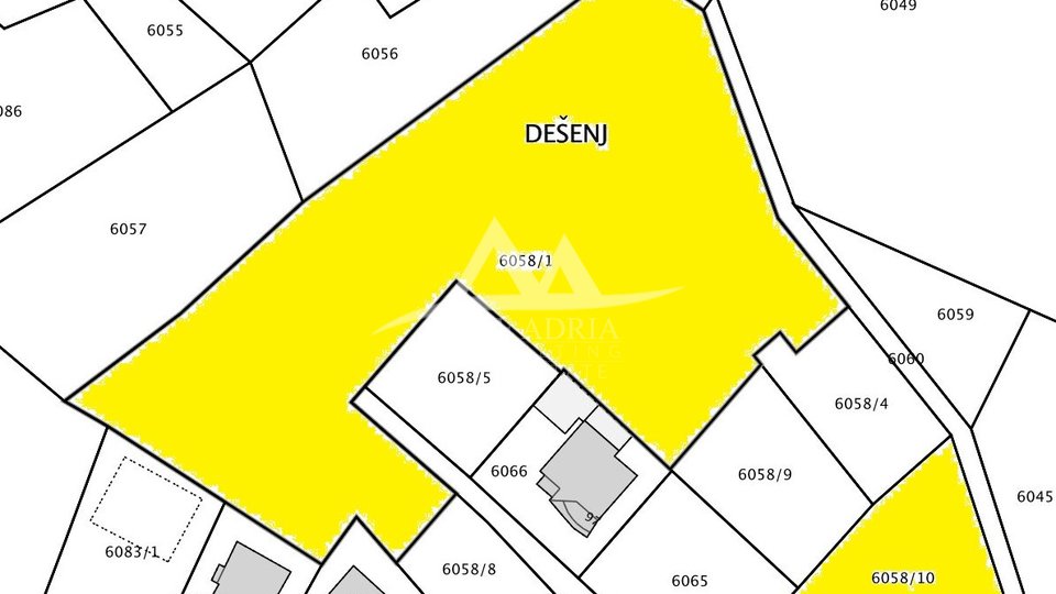 SUKOŠAN - BUILDING LAND FAR FROM THE CENTER AND THE BEACH APPROXIMATELY 700 M - €616,250